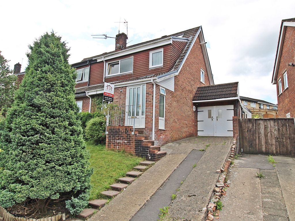 4 bed semidetached house for sale in Greenlands Road, Llantrisant