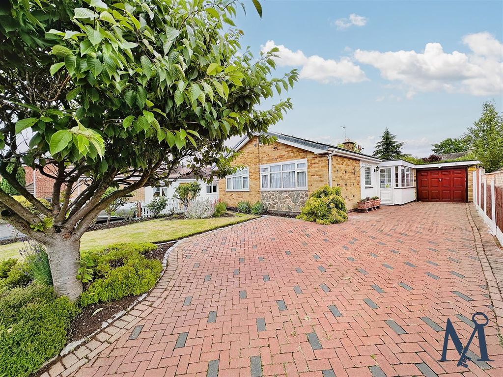 3 bed detached bungalow for sale in Oakham Drive, Coalville LE67 Zoopla