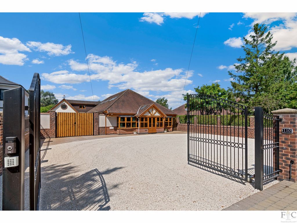 6 bed detached house for sale in Leicester Road, Leicester LE2 Zoopla