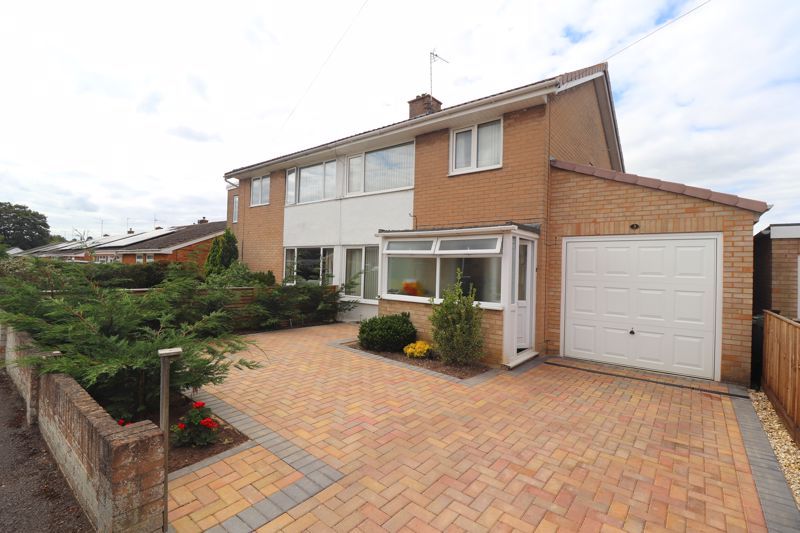 3 bed semidetached house for sale in Barrington Drive, Hucclecote