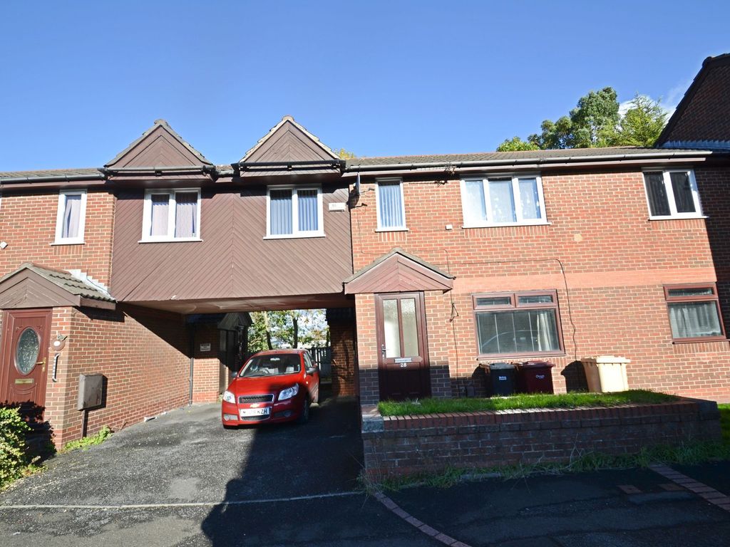 2 bed flat to rent in Ivanhoe Court, Bolton BL3, £725 pcm Zoopla