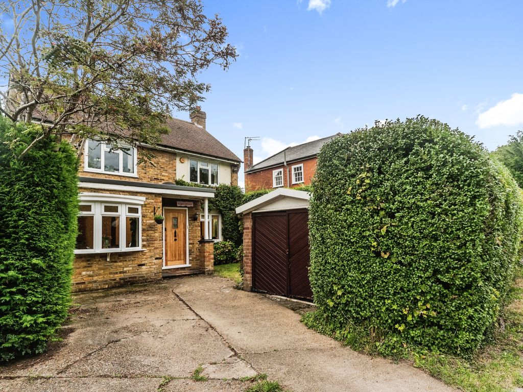 3 bed detached house for sale in Kingston Road, Leatherhead, Surrey