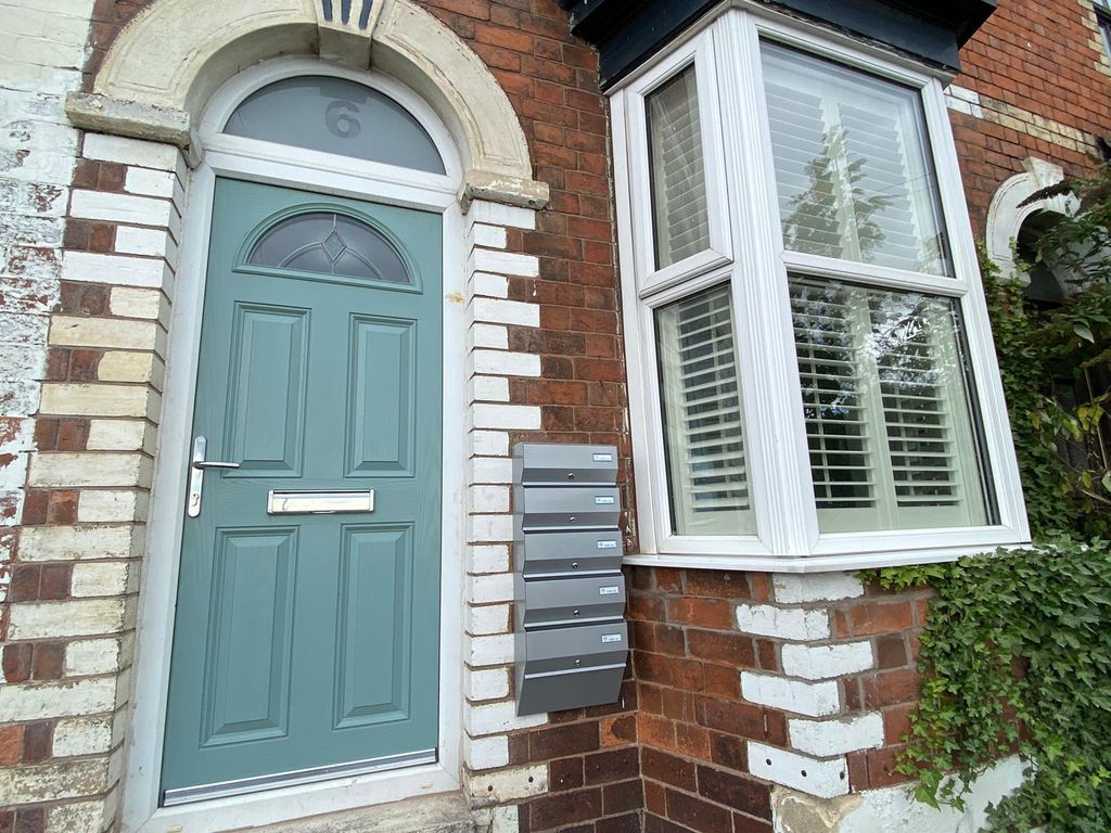 1 bed property to rent in The Hawthorns, Comberton Road, Kidderminster