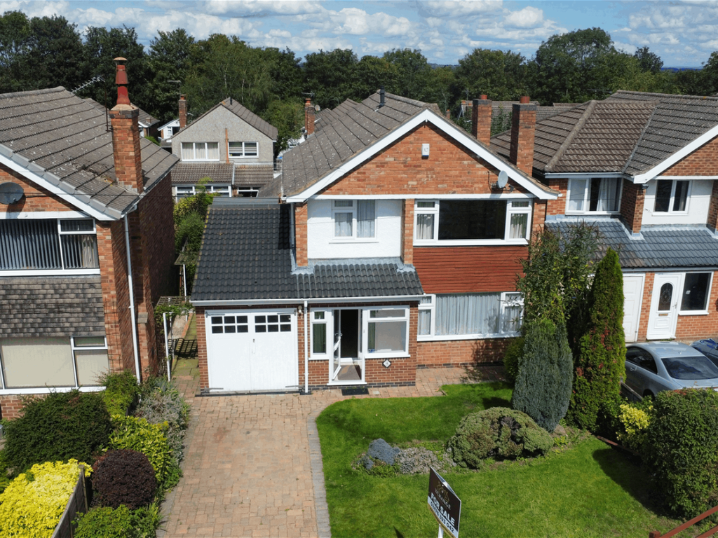 3 bed detached house for sale in Florence Close, Atherstone CV9, £