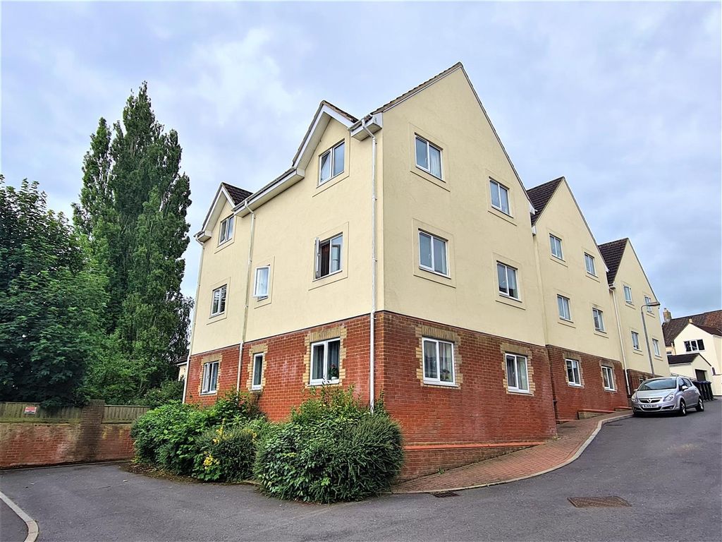 2 bed flat for sale in Phoenix Close, Chippenham SN15 Zoopla