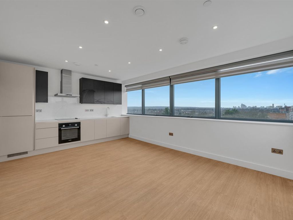 2 bed flat to rent in Yeoman House, 63 Croydon Road, Penge, London SE20