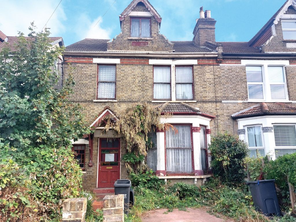5 bed semidetached house for sale in Bensham Manor Road, Thornton Heath CR7, £285,000 Zoopla