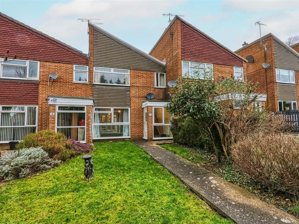 3 bed terraced house to rent in Green Farm Close, Loundsley Green, Chesterfield, Derbyshire S40