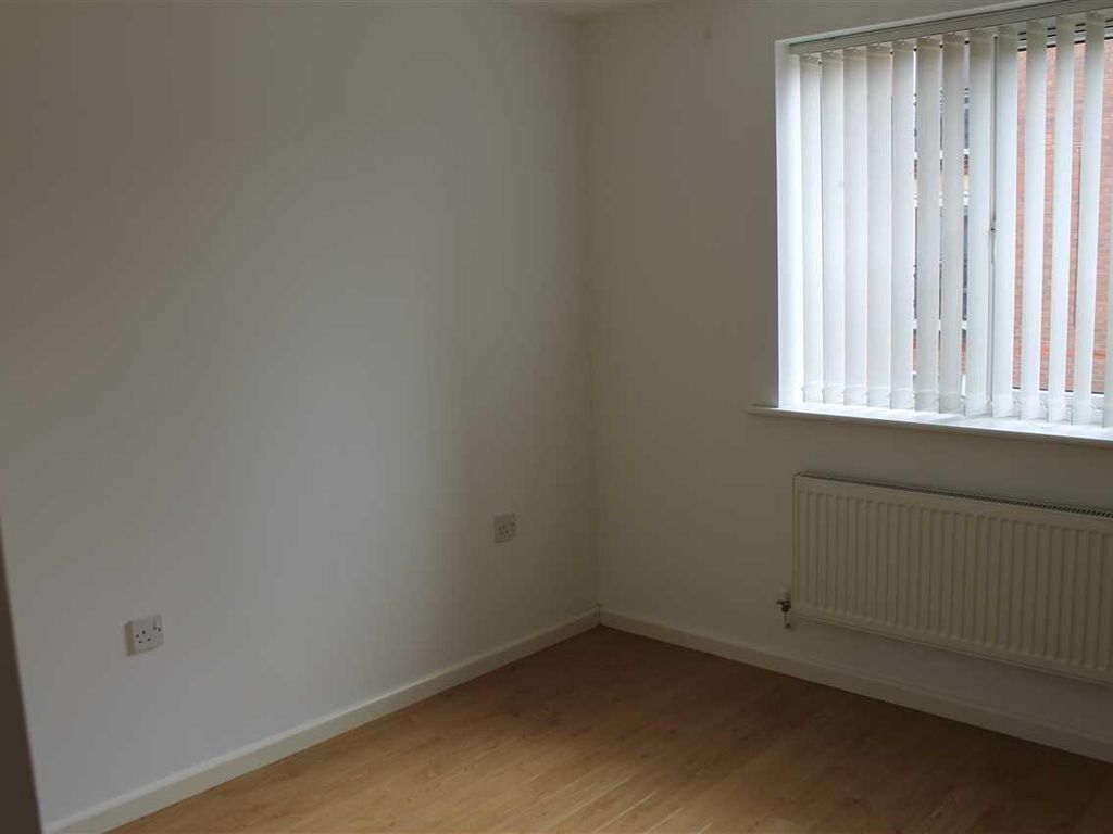 1 bed flat to rent in Middle Meadow, Tipton DY4, £645 pcm Zoopla