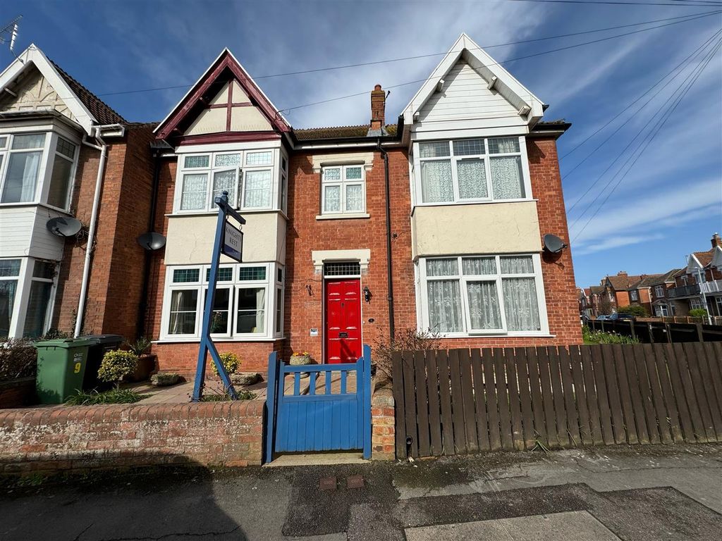 5 bed terraced house for sale in Dunstan Road, BurnhamOnSea TA8, £289,950 Zoopla