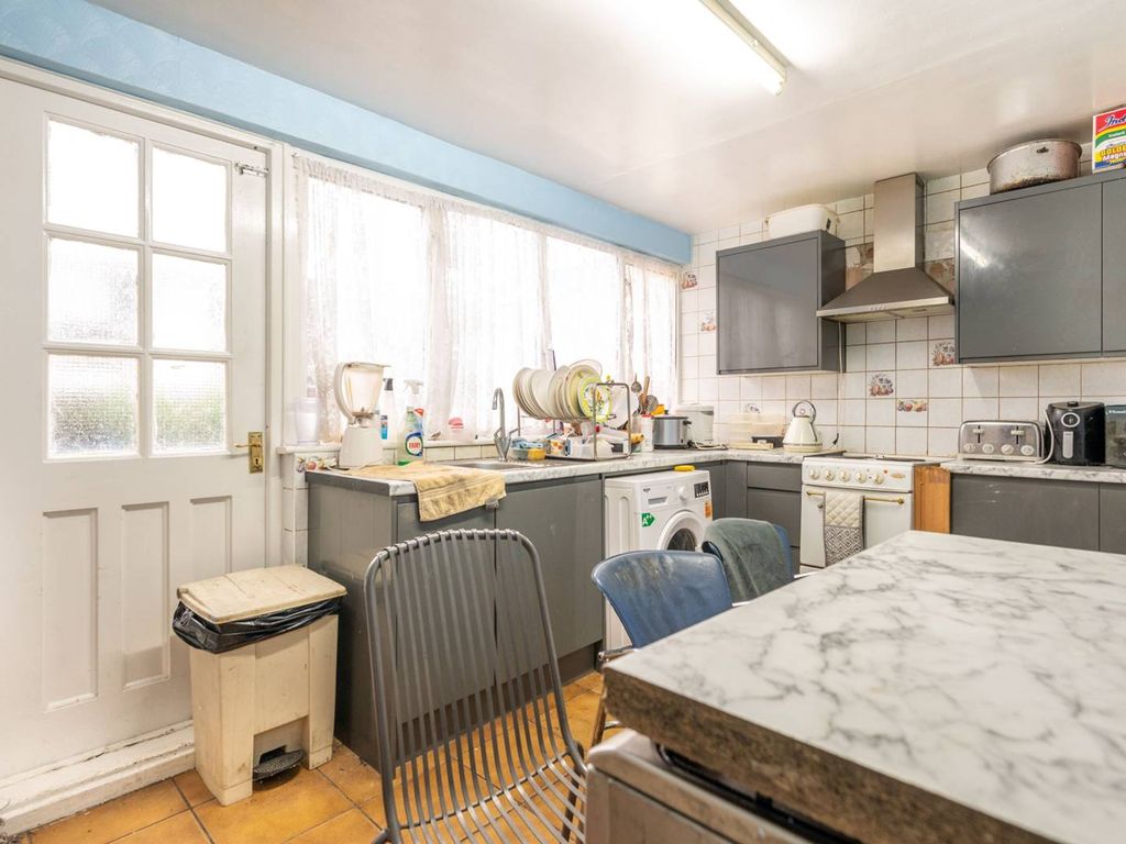 4 bed terraced house for sale in Seaton Close, Plaistow, London E13, £525,000 Zoopla