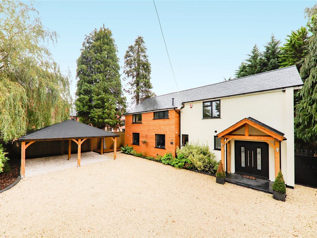 5 bed detached house to rent in Dukes Ride, Crowthorne, Berkshire RG45