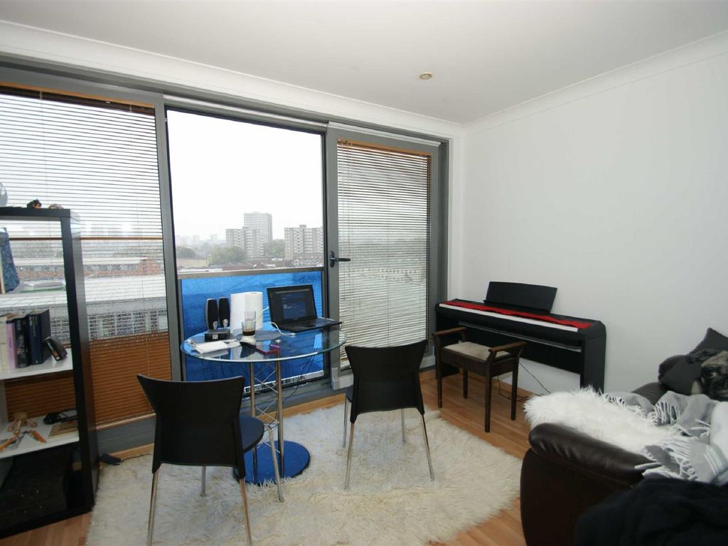 1 bed flat to rent in Citispace, Leylands Road Leeds City Centre, Leeds