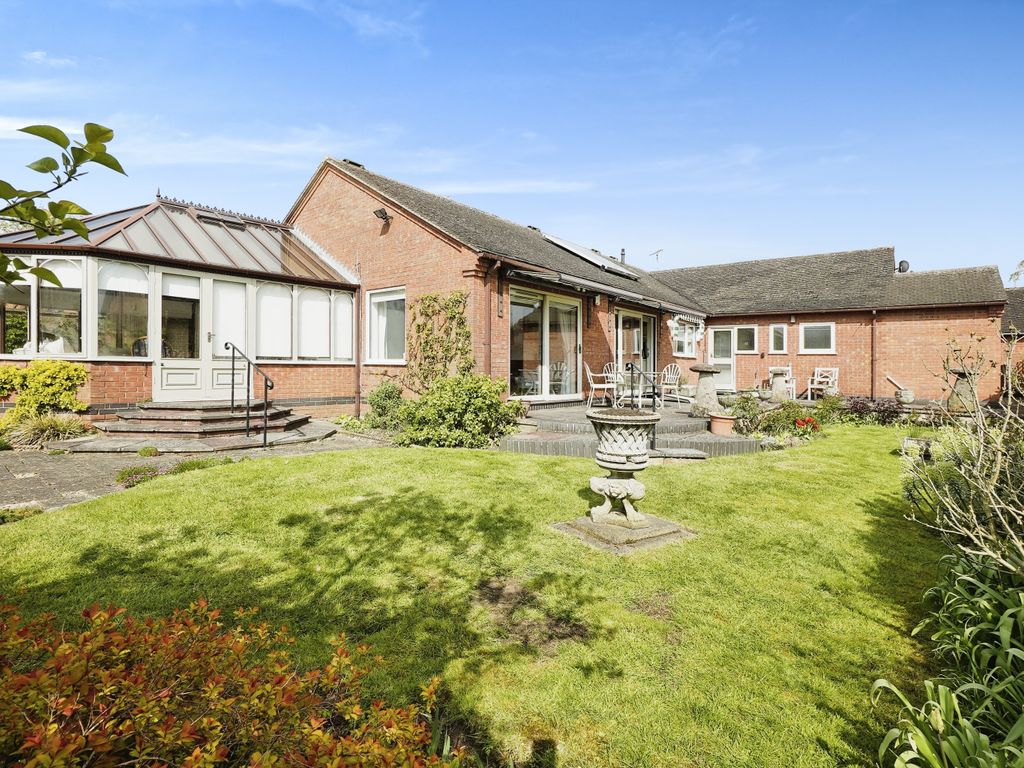 4 bed bungalow for sale in Station Road, Lutterworth, Leicestershire