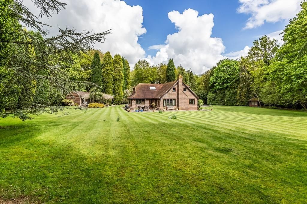 5 bed detached house for sale in Newdigate Rd, Beare Green RH5 Zoopla