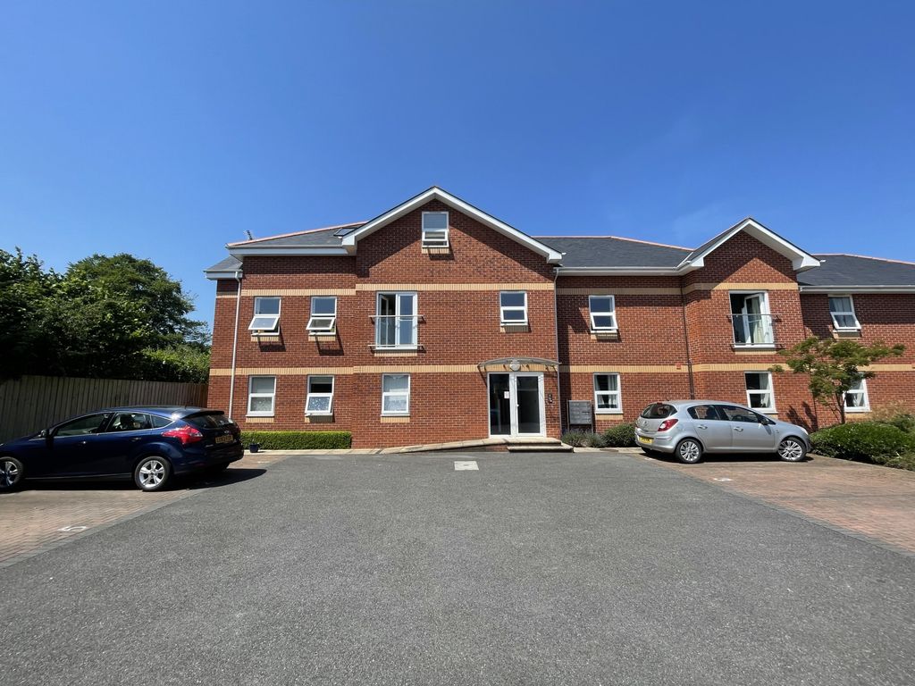 3 bed flat for sale in Manor Road, St Thomas EX4 Zoopla