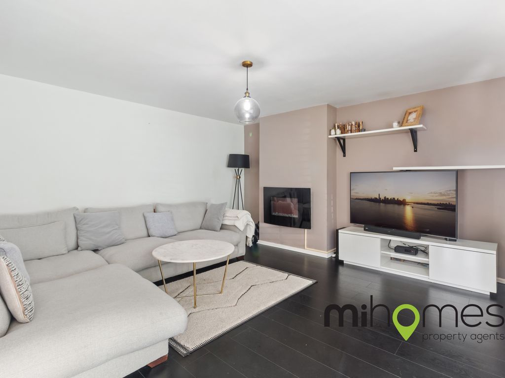 3 bed end terrace house for sale in Worlds End Lane, Enfield EN2, £