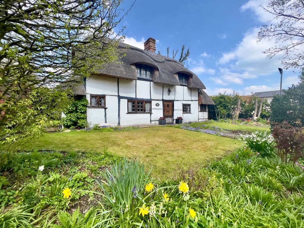 3 bed property for sale in Church Lane, Weston Turville, Aylesbury HP22