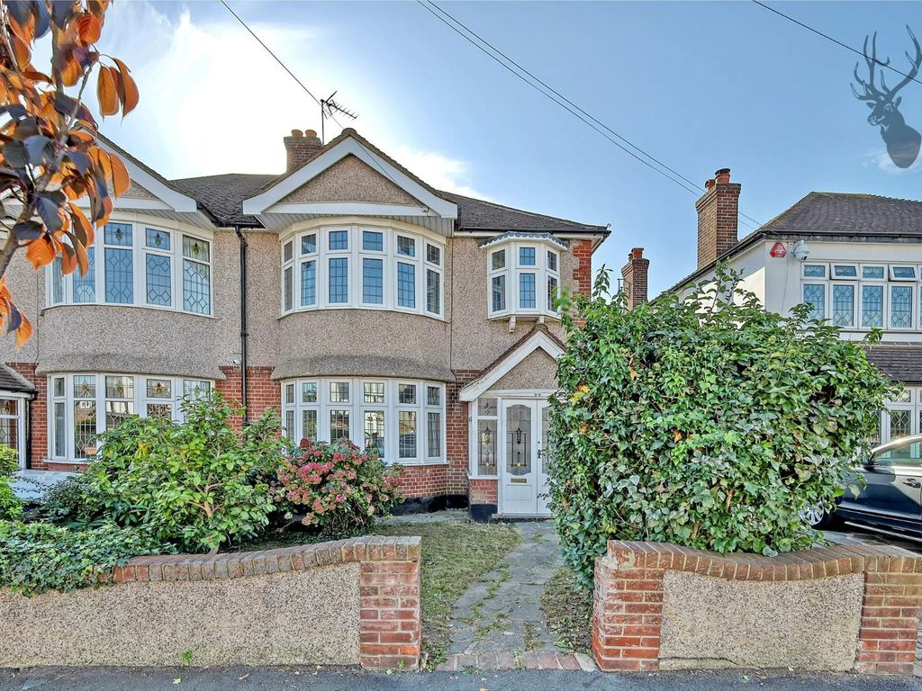 3 bed semidetached house for sale in Springfield Gardens, Upminster
