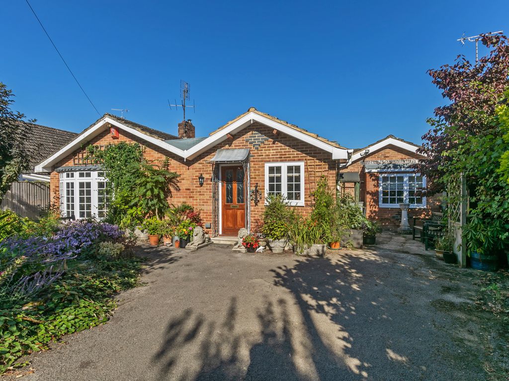 3 bed detached bungalow for sale in Houghton, Stockbridge SO20 Zoopla