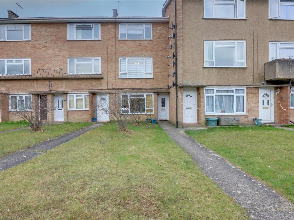 3 bed flat for sale in Torquay Road, Springfield, Chelmsford CM1, £