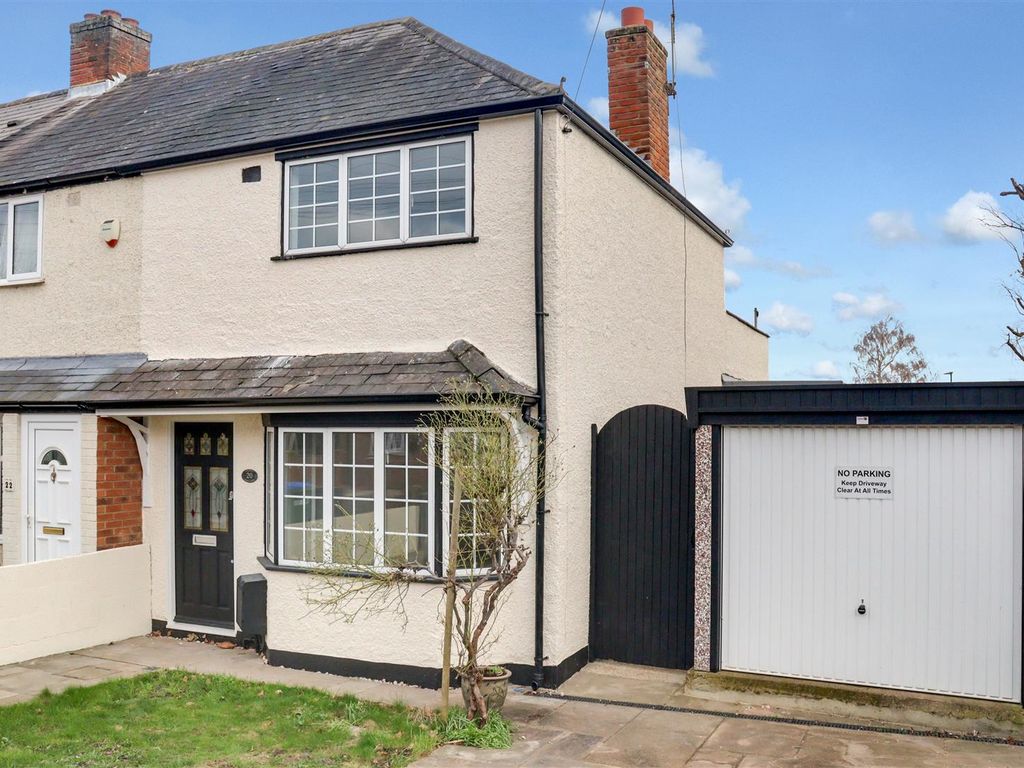 3 bed semidetached house for sale in Dean Road, Hampton TW12, £625,000