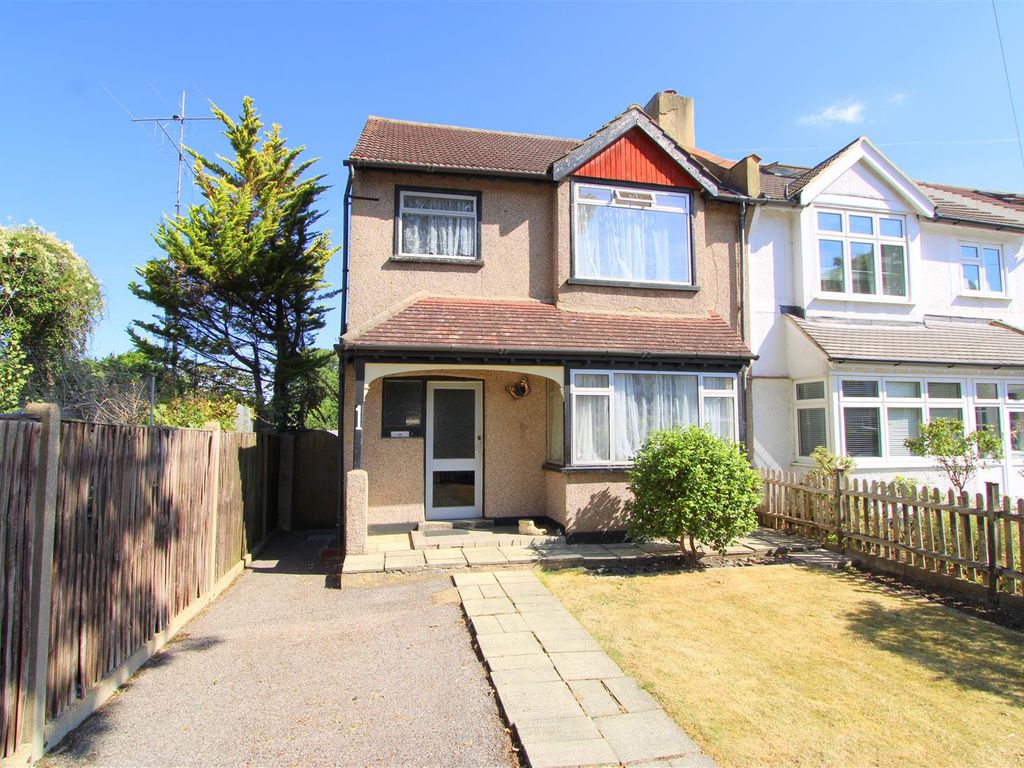 3 bed semidetached house for sale in Osmond Gardens, Wallington SM6