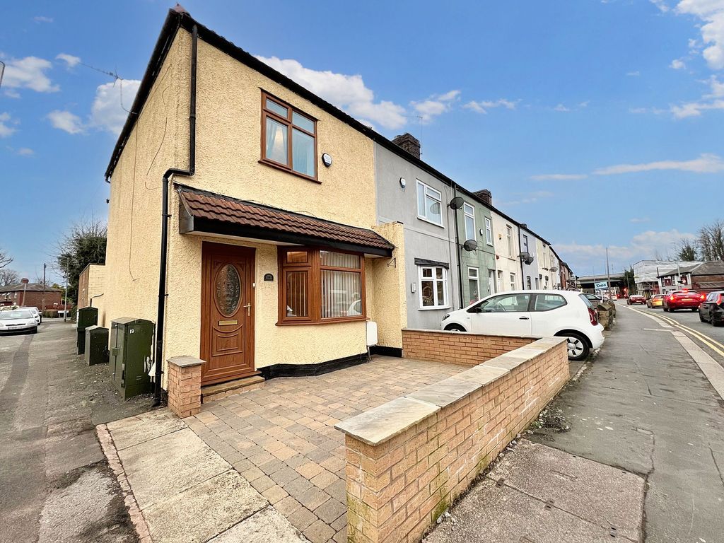 2 bed end terrace house for sale in Worsley Road, Eccles M30, £190,000