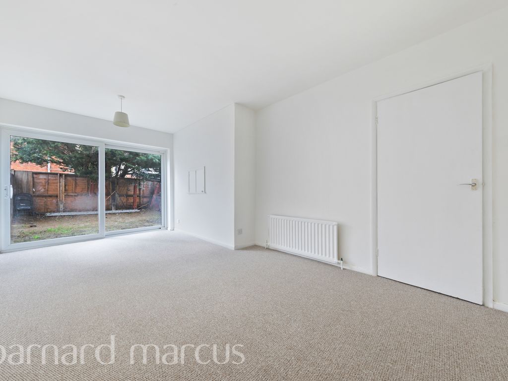 4 bed semidetached house to rent in Midhurst Avenue, Croydon CR0, £