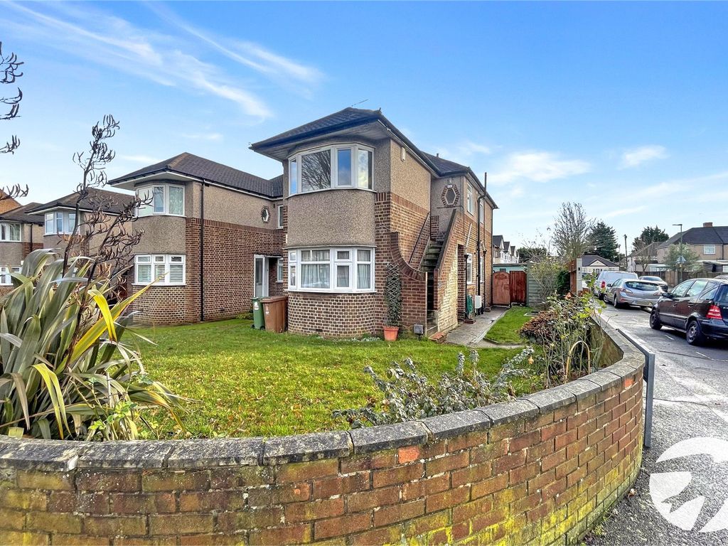 2 bed for sale in Welling Way, Welling, Kent DA16, £325,000