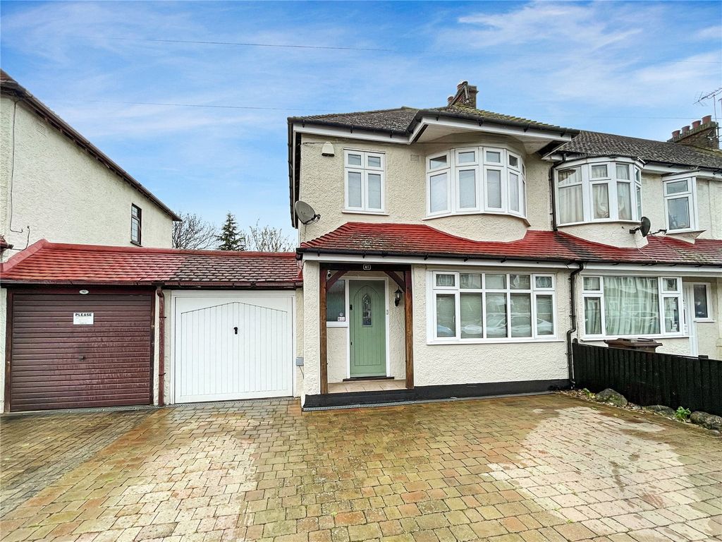 3 bed end terrace house for sale in Castlemaine Avenue, Gillingham