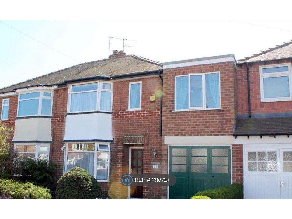 3 bed semidetached house to rent in Yearsley Grove, York YO31, £1,200