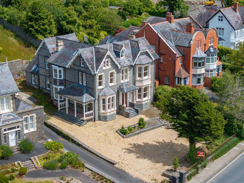 5 bed detached house for sale in Llanbadarn Road, Llanbadarn Fawr