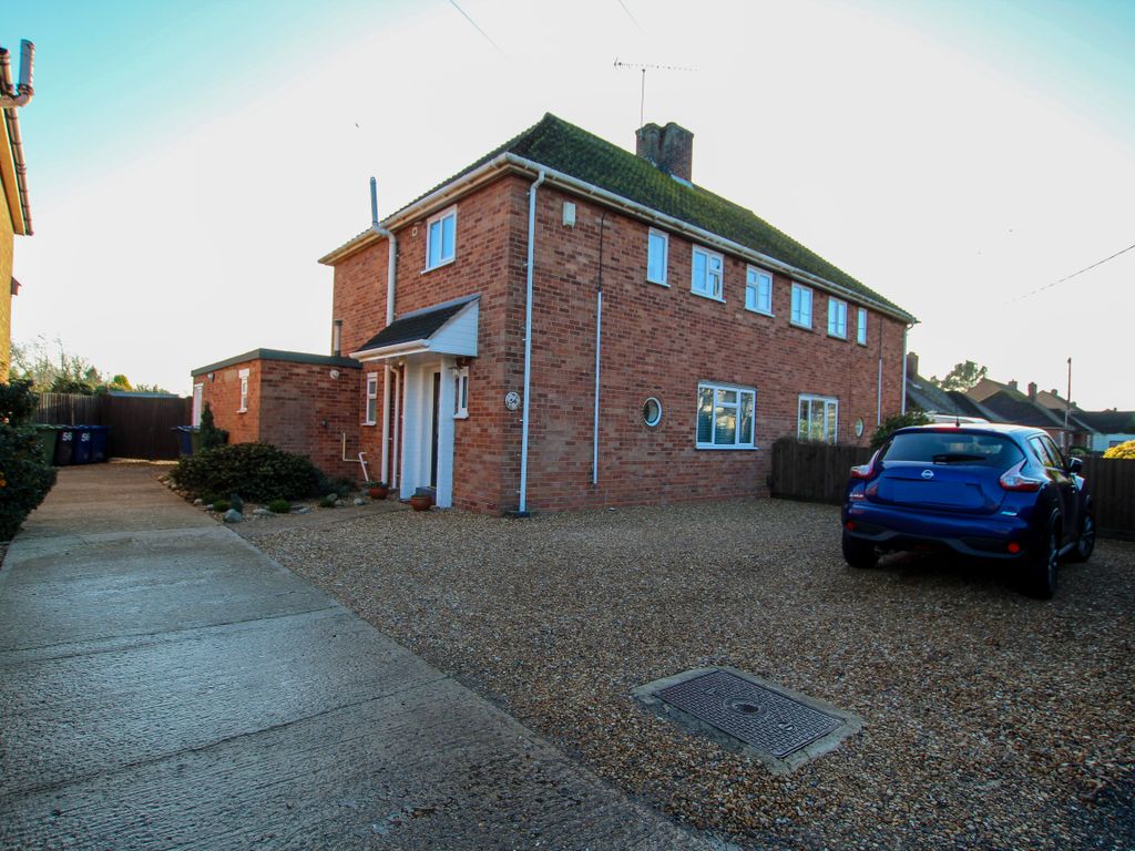 3 bed semidetached house for sale in Earith Road, Willingham