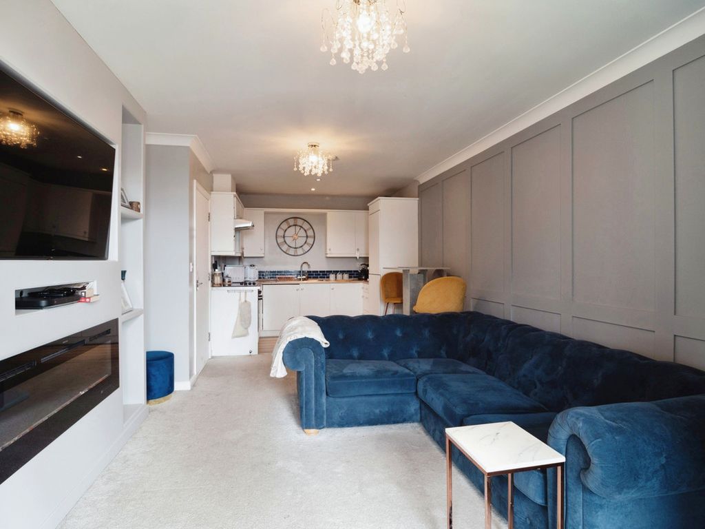 New home, 2 bed flat for sale in Roche Close, Rochford SS4, £140,750