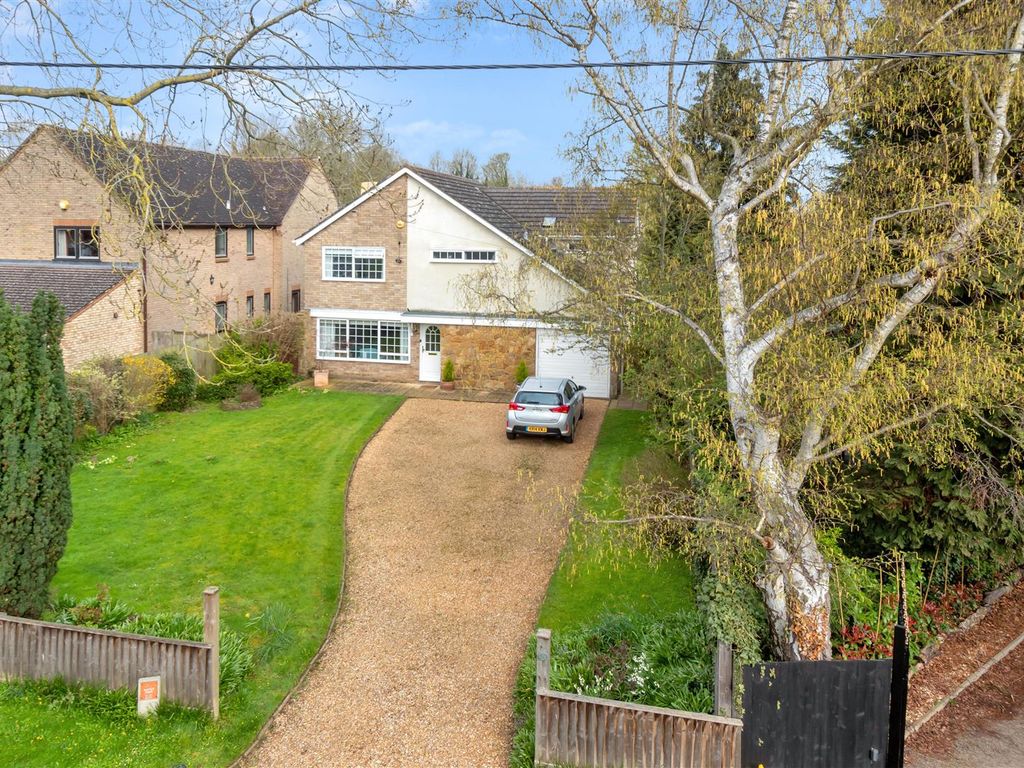 4 bed detached house for sale in Main Street, Cosgrove, Milton Keynes