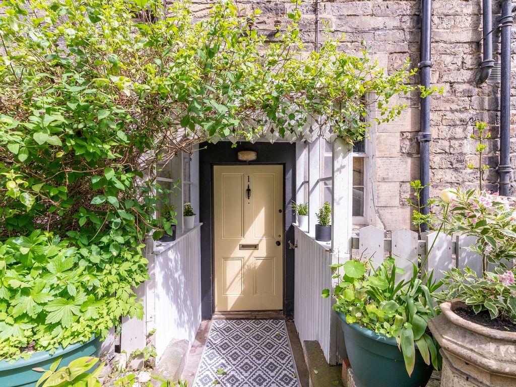 2 bed flat for sale in 45 1 Newhaven Main Street, Edinburgh EH6, £