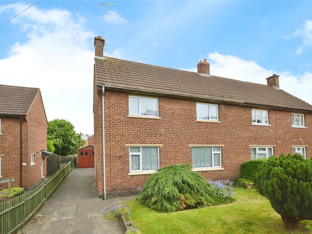 3 bed semidetached house for sale in Salisbury Drive, Midway