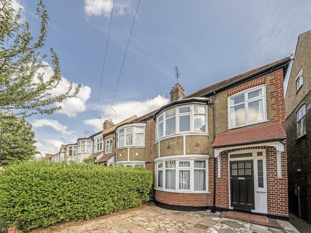 3 bed property for sale in Torrington Gardens, London N11 Zoopla