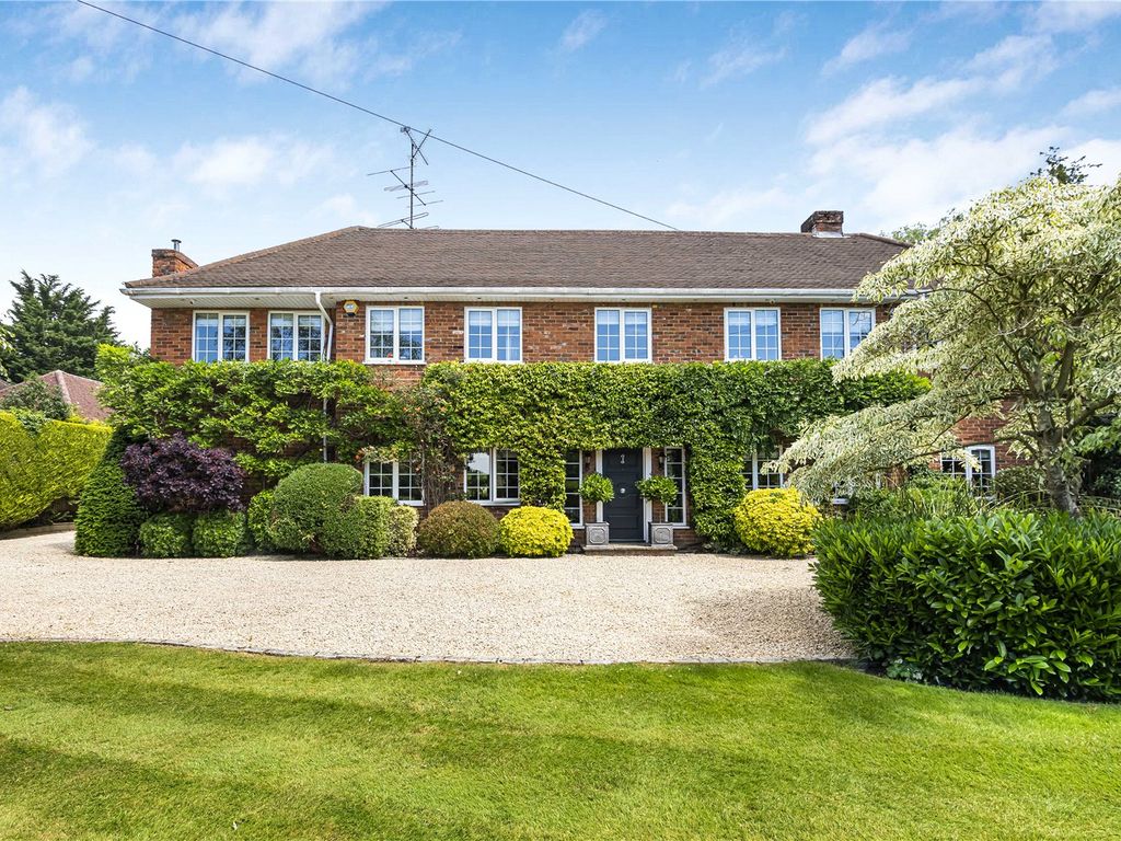 5 bed detached house for sale in Waltham Road, White Waltham