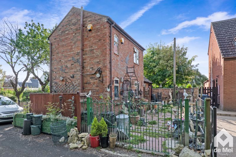 1 bed detached house for sale in Swan Lane, Stoke Orchard, Cheltenham GL52, £200,000 Zoopla