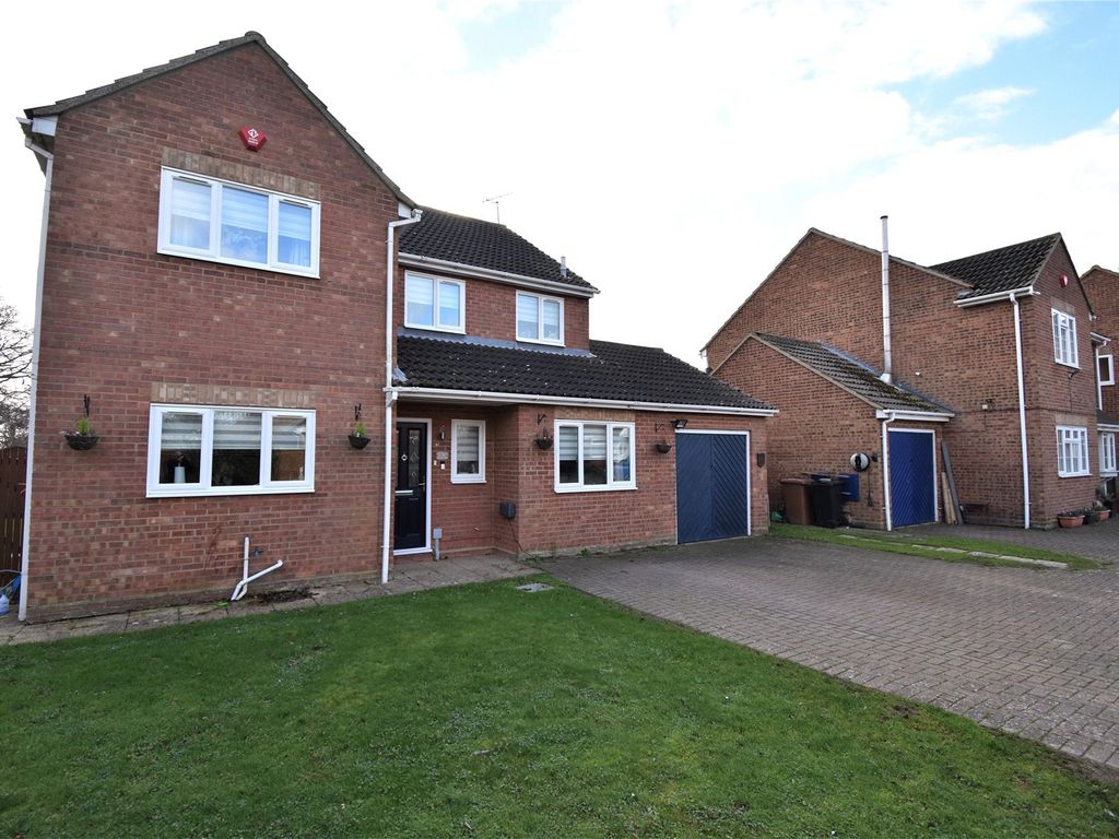 4 bed detached house for sale in Whinfield Avenue, Dovercourt, Harwich