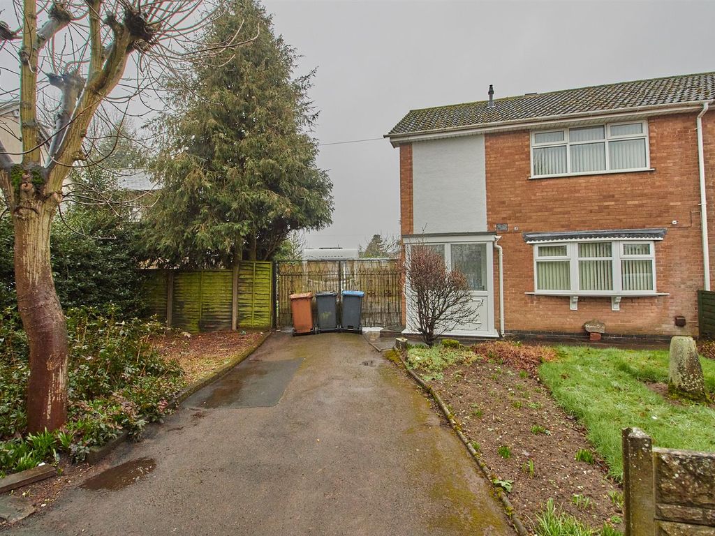 2 bed semidetached house for sale in Wykin Road, Hinckley LE10, £