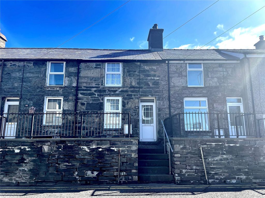 2 bed terraced house for sale in High Street, Blaenau Ffestiniog LL41
