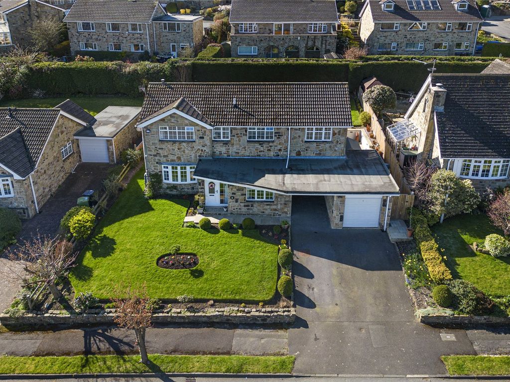 4 bed detached house for sale in Fairway, Mirfield, West Yorkshire WF14