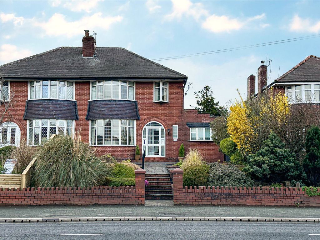 3 bed semidetached house for sale in Broadway, Chadderton, Oldham