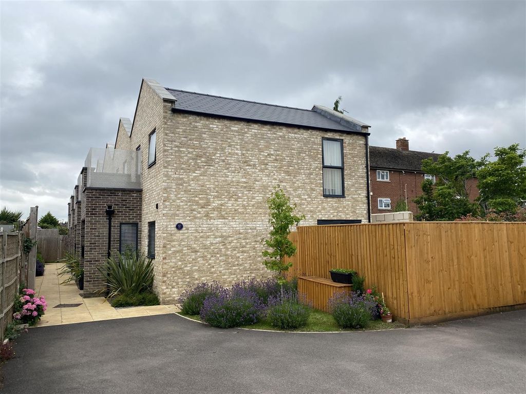 2 bed end terrace house to rent in Tilley, Swindon Road, Cheltenham