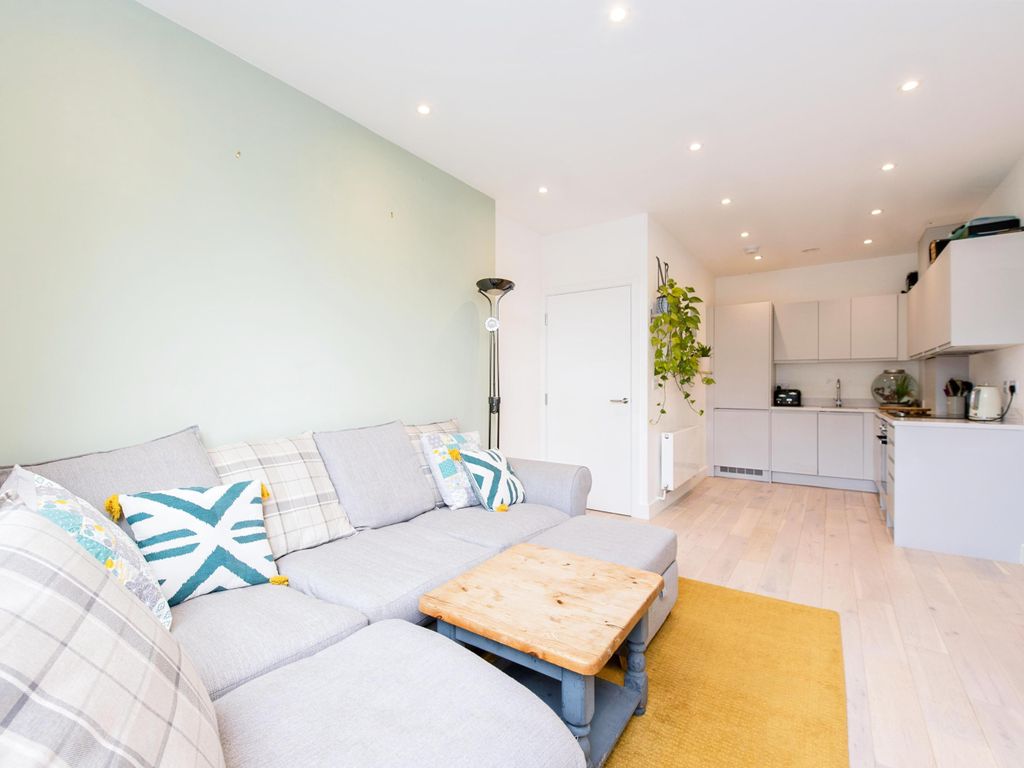 1 bed flat for sale in 71 St. Johns Road, Isleworth TW7, £315,000 Zoopla