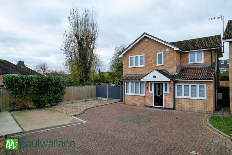 4 bed detached house to rent in Hunters Reach, Cheshunt, Waltham Cross