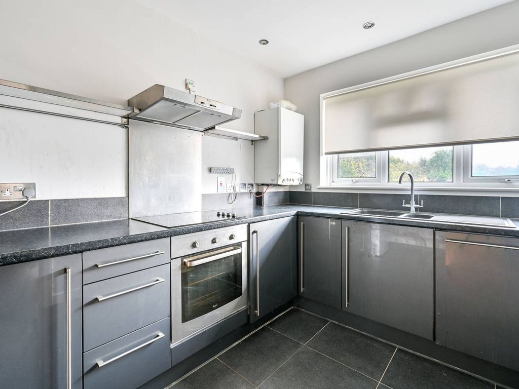 Braganza Court, Guildford GU1  